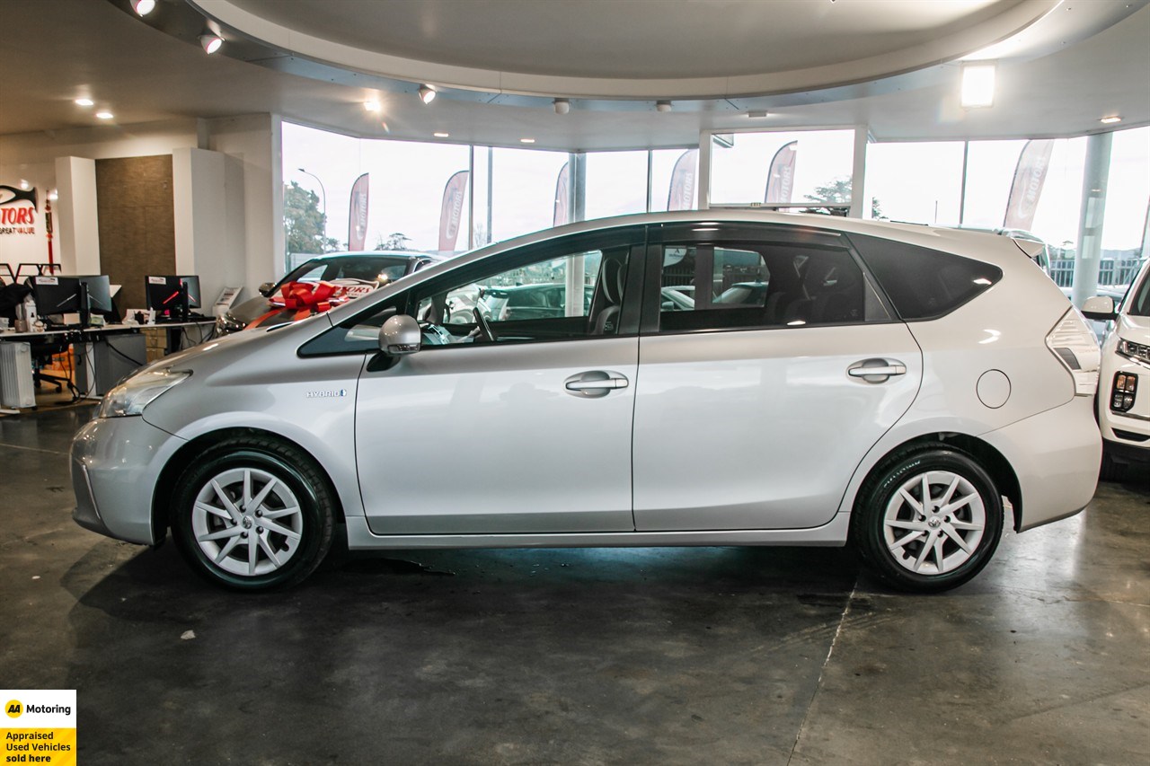 2012 Toyota Prius Alpha
