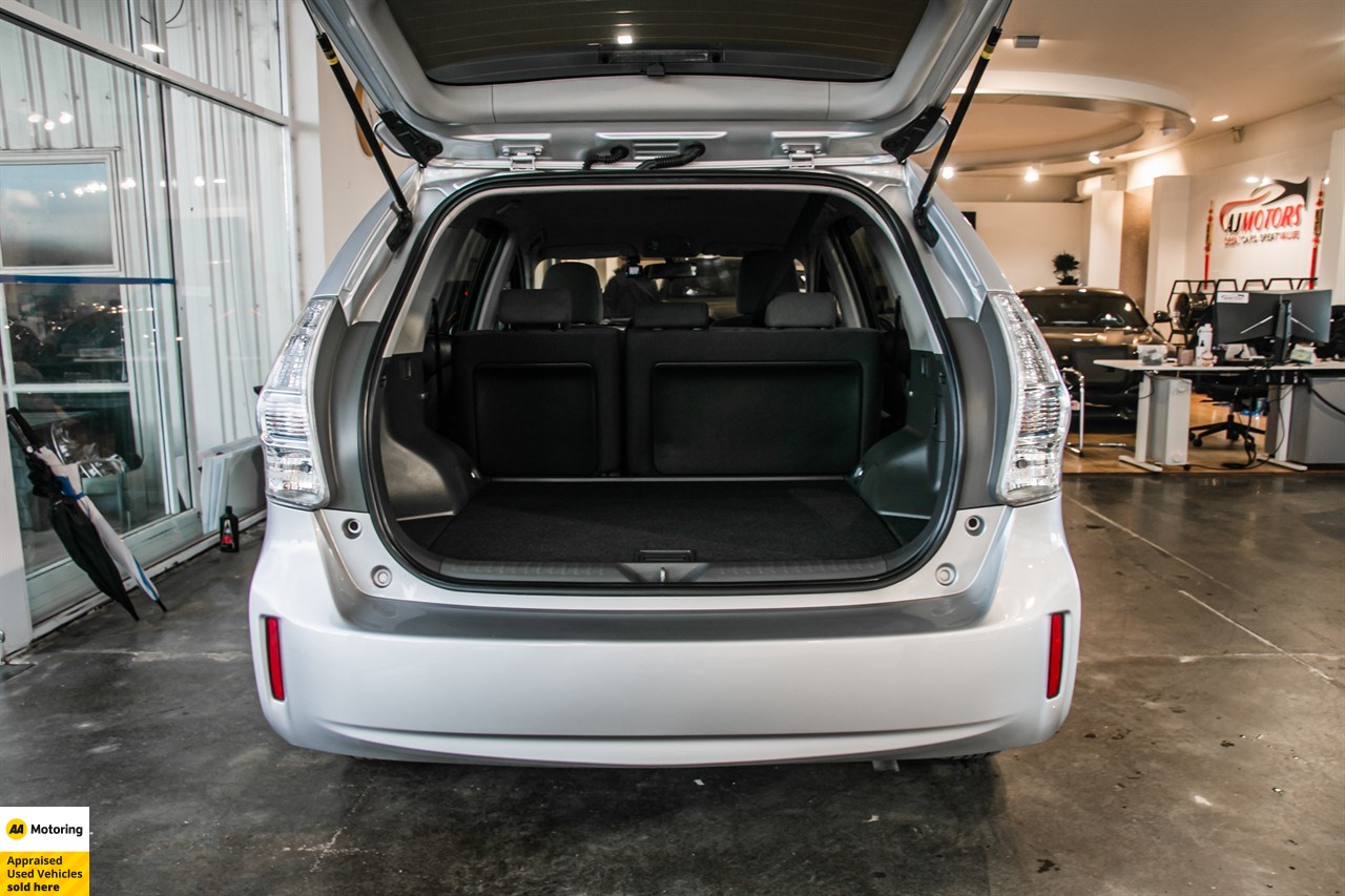 2012 Toyota Prius Alpha