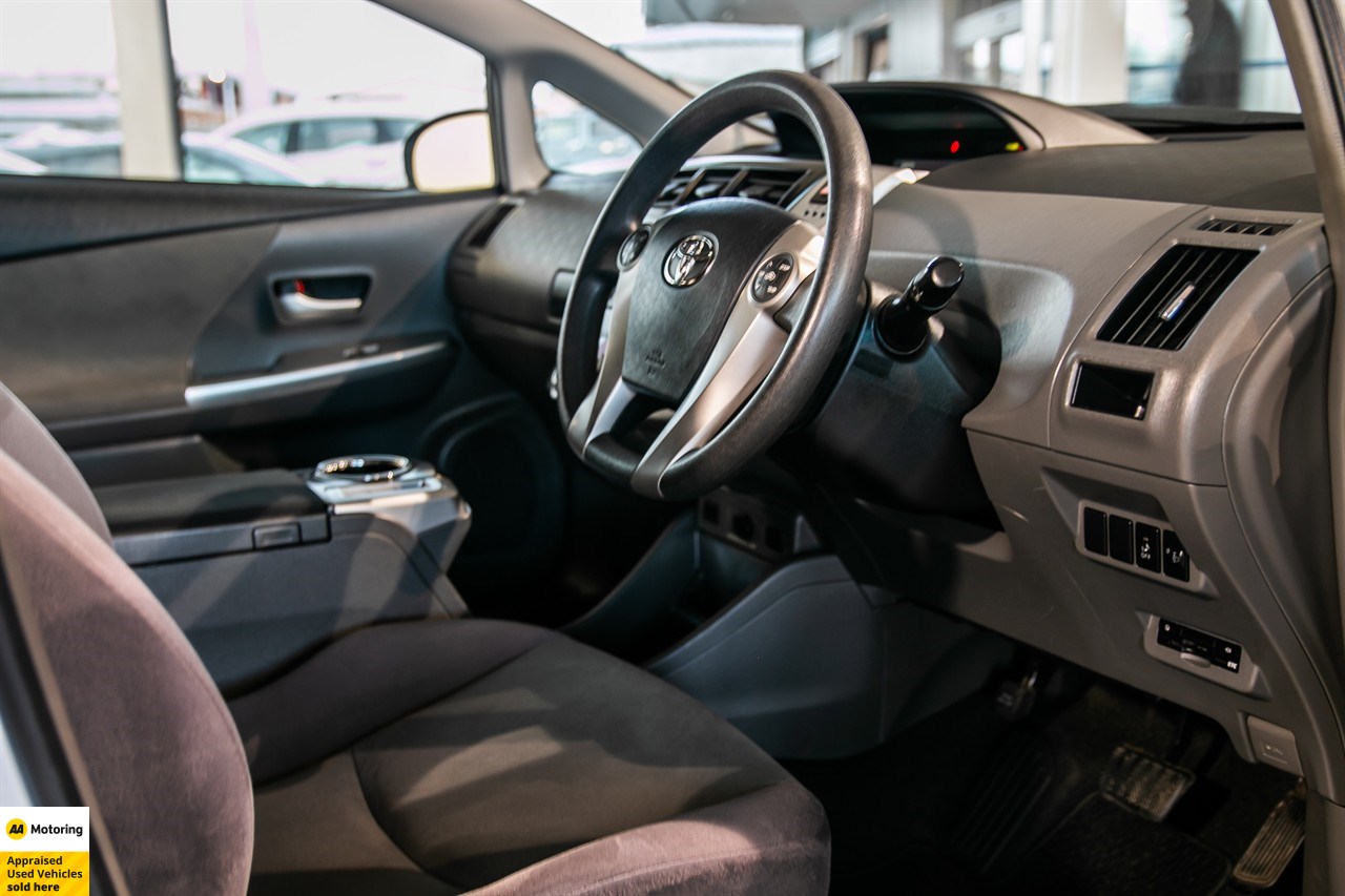 2012 Toyota Prius Alpha