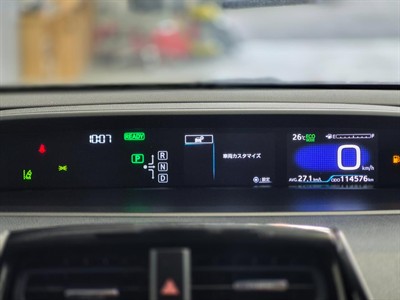 2018 Toyota Prius - Thumbnail