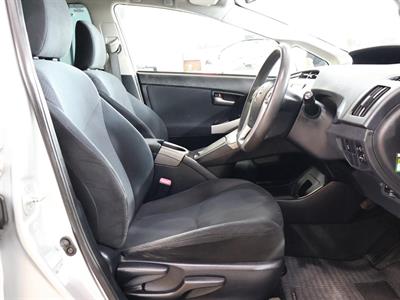 2013 Toyota Prius - Thumbnail