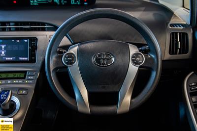 2015 Toyota Prius - Thumbnail