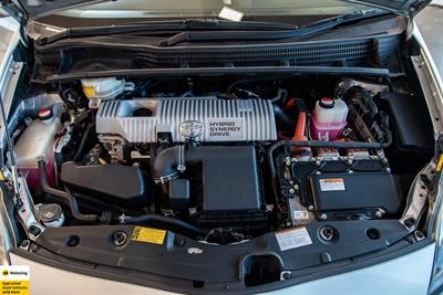 2015 Toyota Prius - Thumbnail