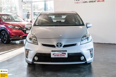2015 Toyota Prius - Thumbnail