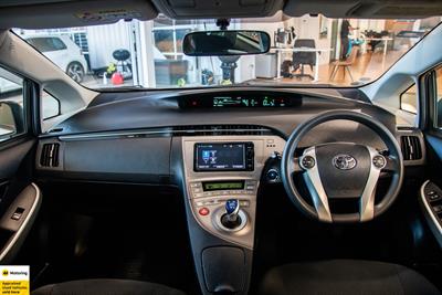 2015 Toyota Prius - Thumbnail