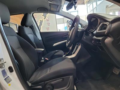 2015 Suzuki SX4 - Thumbnail