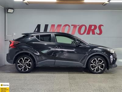 2017 Toyota C-HR - Thumbnail