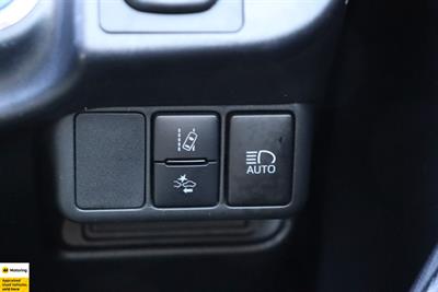 2016 Toyota Aqua - Thumbnail