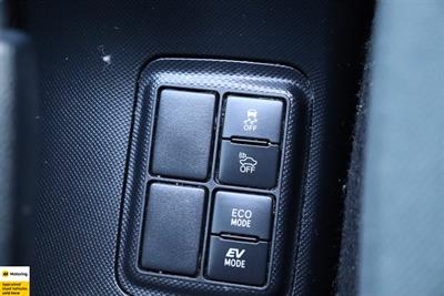 2016 Toyota Aqua - Thumbnail