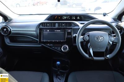 2016 Toyota Aqua - Thumbnail