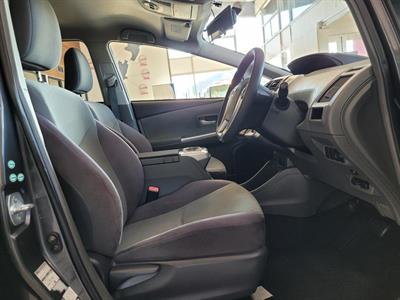 2012 Toyota Prius - Thumbnail