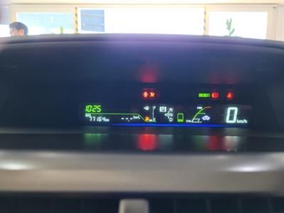 2012 Toyota Prius - Thumbnail