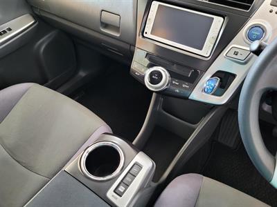 2012 Toyota Prius - Thumbnail