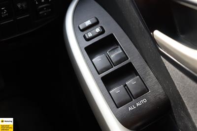 2014 Toyota Prius - Thumbnail