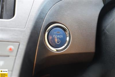 2014 Toyota Prius - Thumbnail