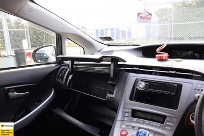 2014 Toyota Prius - Thumbnail