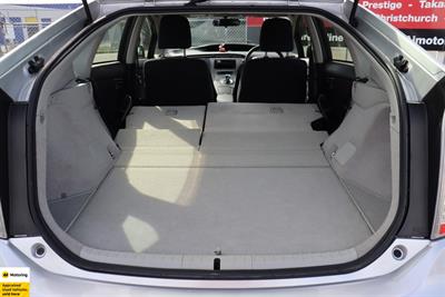 2014 Toyota Prius - Thumbnail