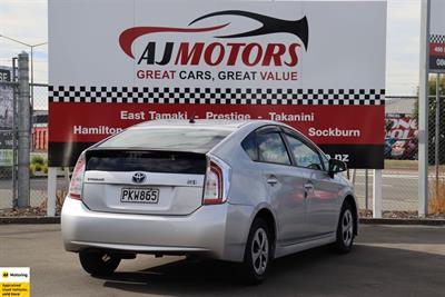 2014 Toyota Prius - Thumbnail