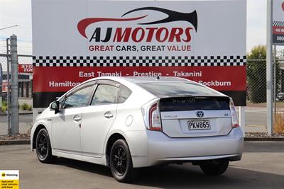 2014 Toyota Prius - Thumbnail