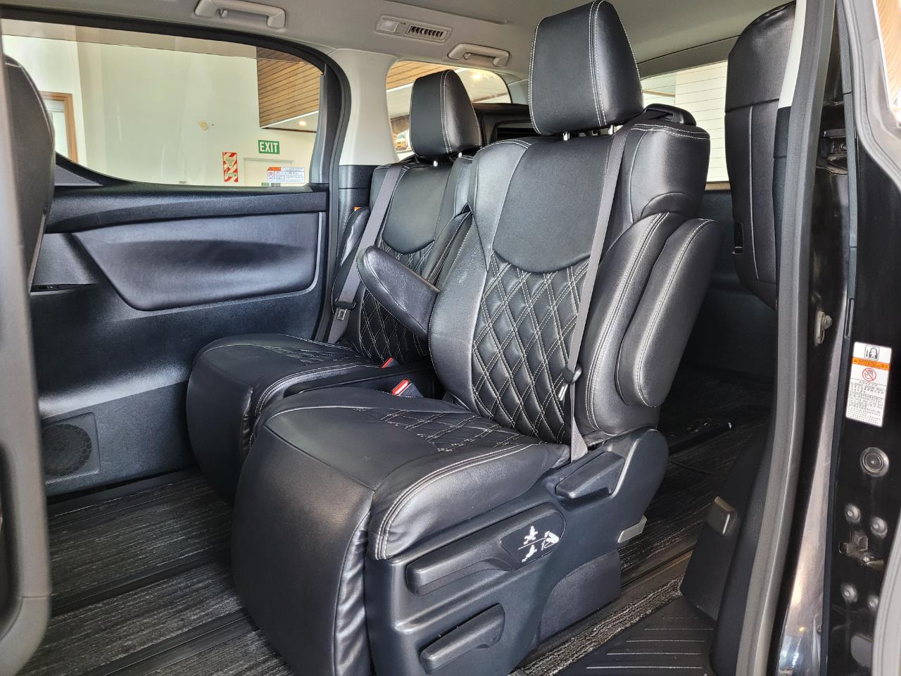 2015 Toyota Vellfire
