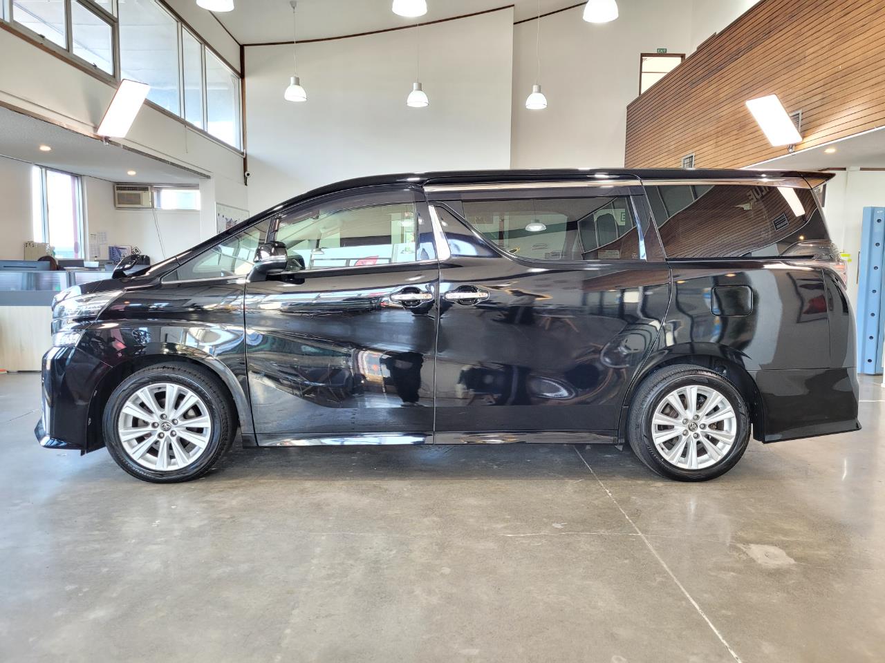 2015 Toyota Vellfire