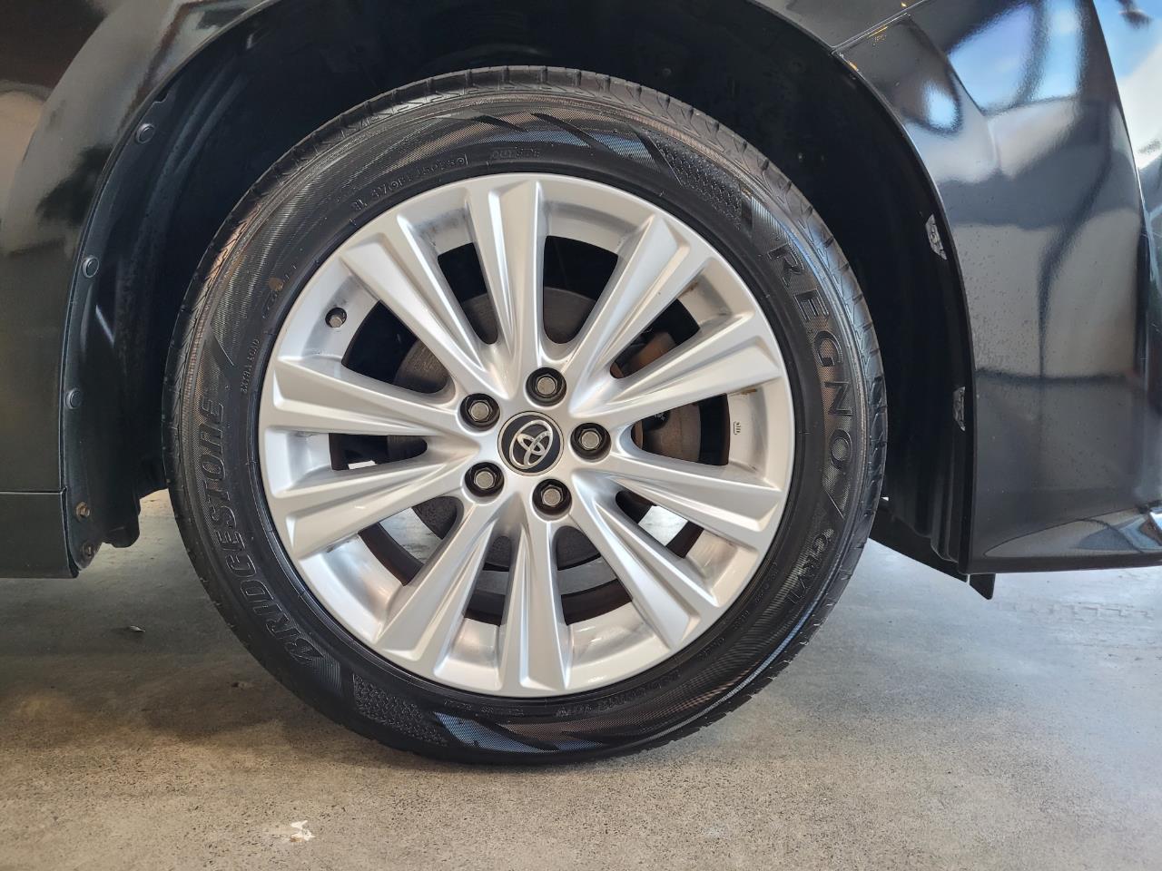 2015 Toyota Vellfire