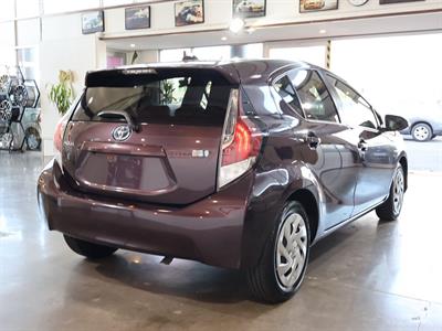 2016 Toyota Aqua - Thumbnail