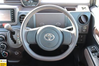 2014 Toyota Spade - Thumbnail