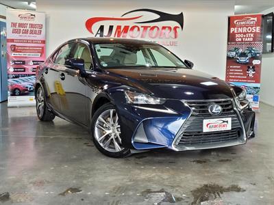 2017 Lexus IS 300h