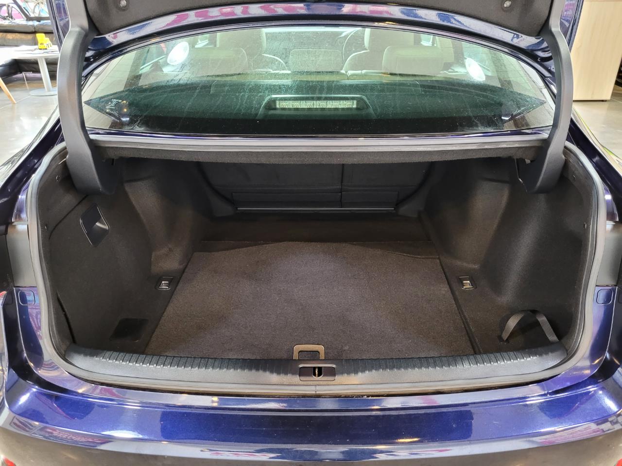 2017 Lexus IS 300h