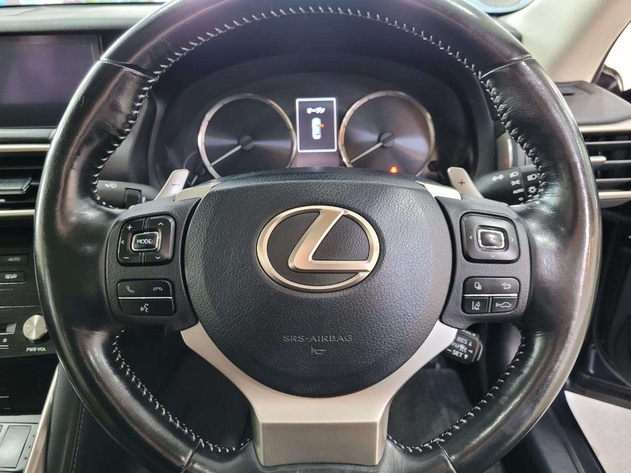 2017 Lexus IS 300h