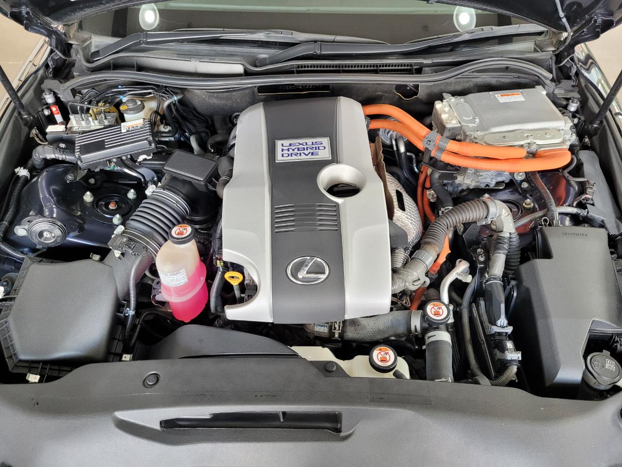 2017 Lexus IS 300h