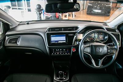 2020 Honda Grace - Thumbnail