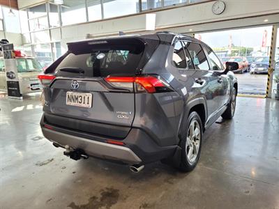 2021 Toyota RAV4 - Thumbnail