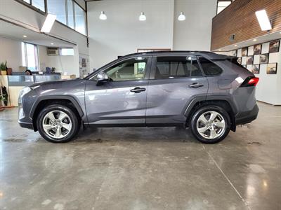 2021 Toyota RAV4 - Thumbnail