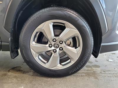 2021 Toyota RAV4 - Thumbnail