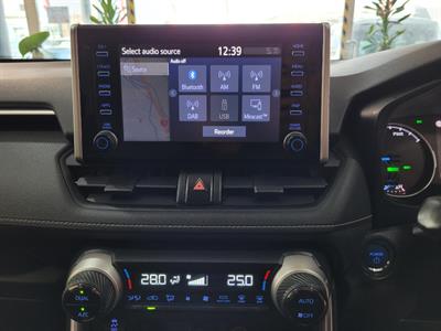 2021 Toyota RAV4 - Thumbnail
