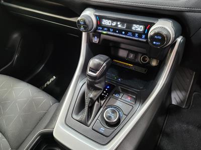 2021 Toyota RAV4 - Thumbnail