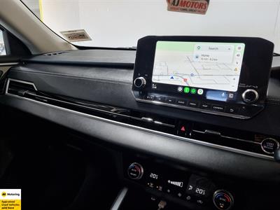 2023 Mitsubishi Outlander - Thumbnail