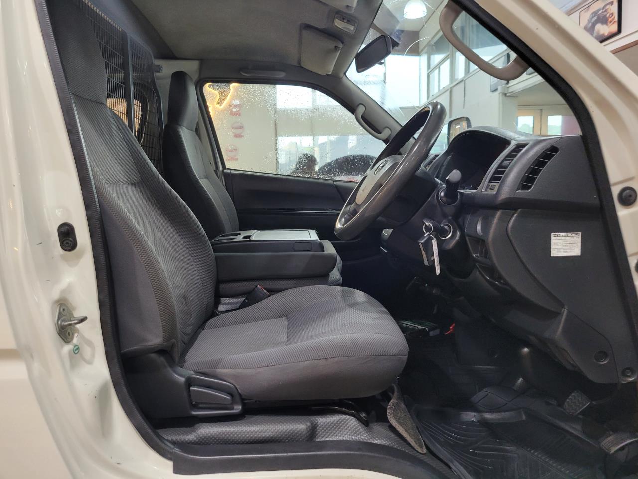2014 Toyota Hiace