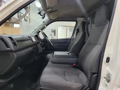 2014 Toyota Hiace - Thumbnail