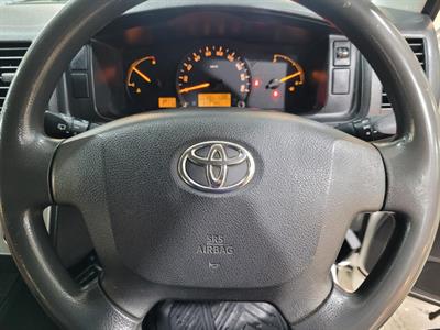 2014 Toyota Hiace - Thumbnail