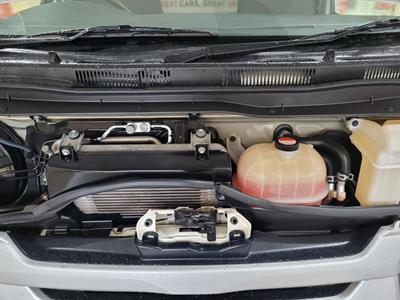 2014 Toyota Hiace - Thumbnail