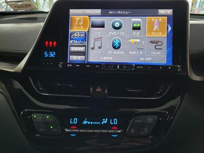 2017 Toyota C-HR - Thumbnail