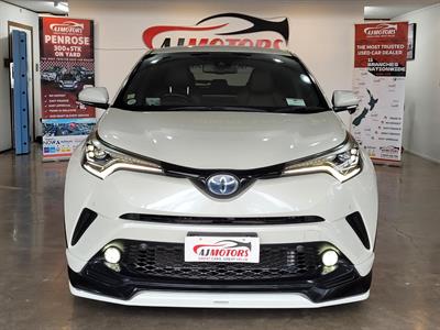 2017 Toyota C-HR - Thumbnail