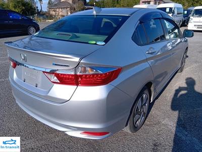 2016 Honda Grace - Thumbnail