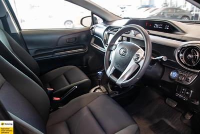 2016 Toyota Aqua - Thumbnail