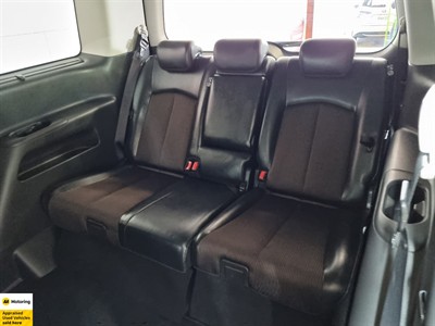 2018 Nissan Elgrand - Thumbnail