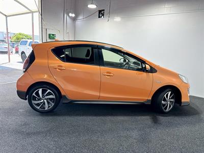 2015 Toyota Aqua - Thumbnail