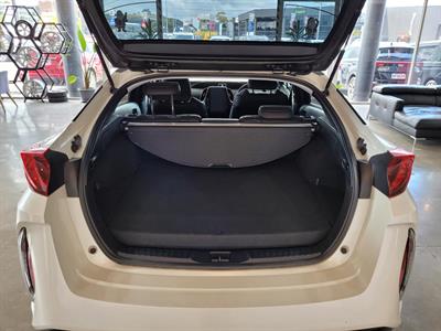 2017 Toyota Prius - Thumbnail